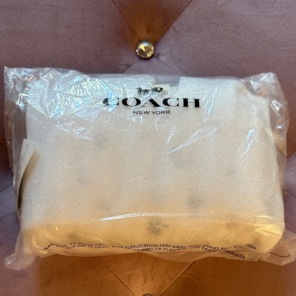 NWT Coach Julienne Cosmetic Case With Floral Print - Picture 2 of 7